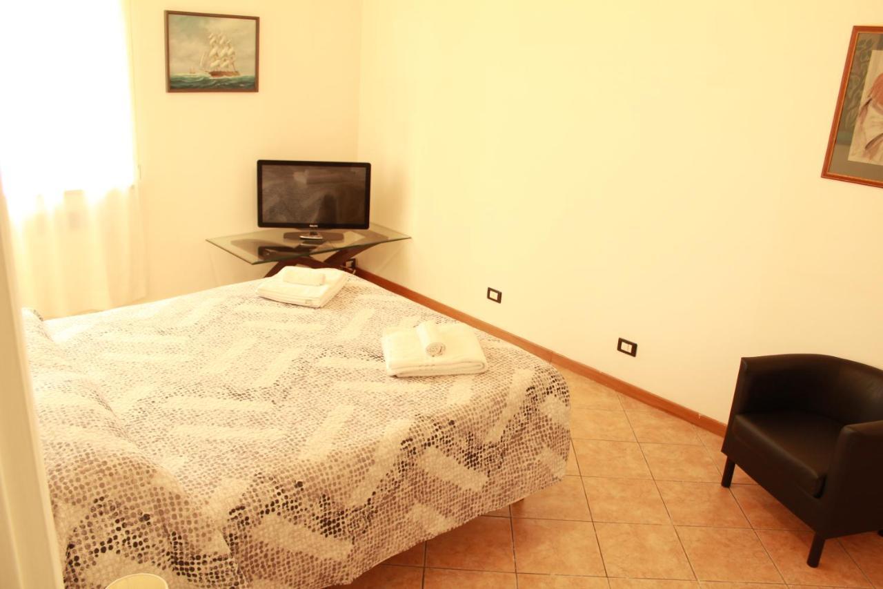 ヴェローナResidenza Caprera Di Viviani - Loc-02522アパートメント エクステリア 写真