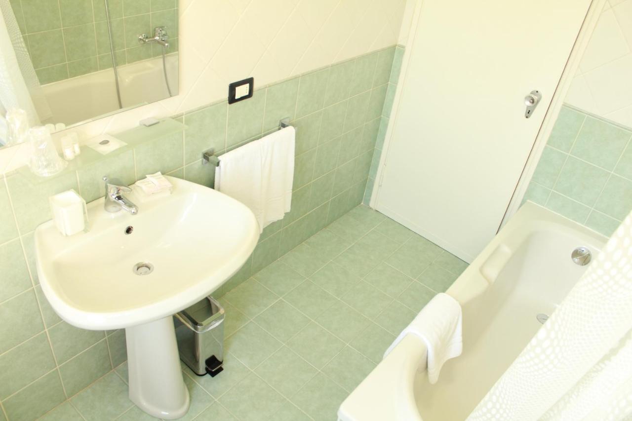 ヴェローナResidenza Caprera Di Viviani - Loc-02522アパートメント エクステリア 写真